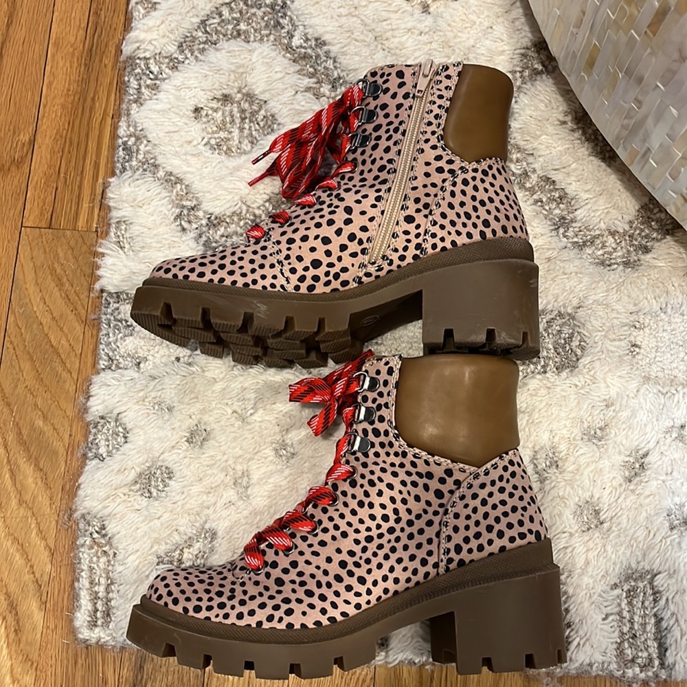 Universal Threads Leopard boots - Picture 2 of 5